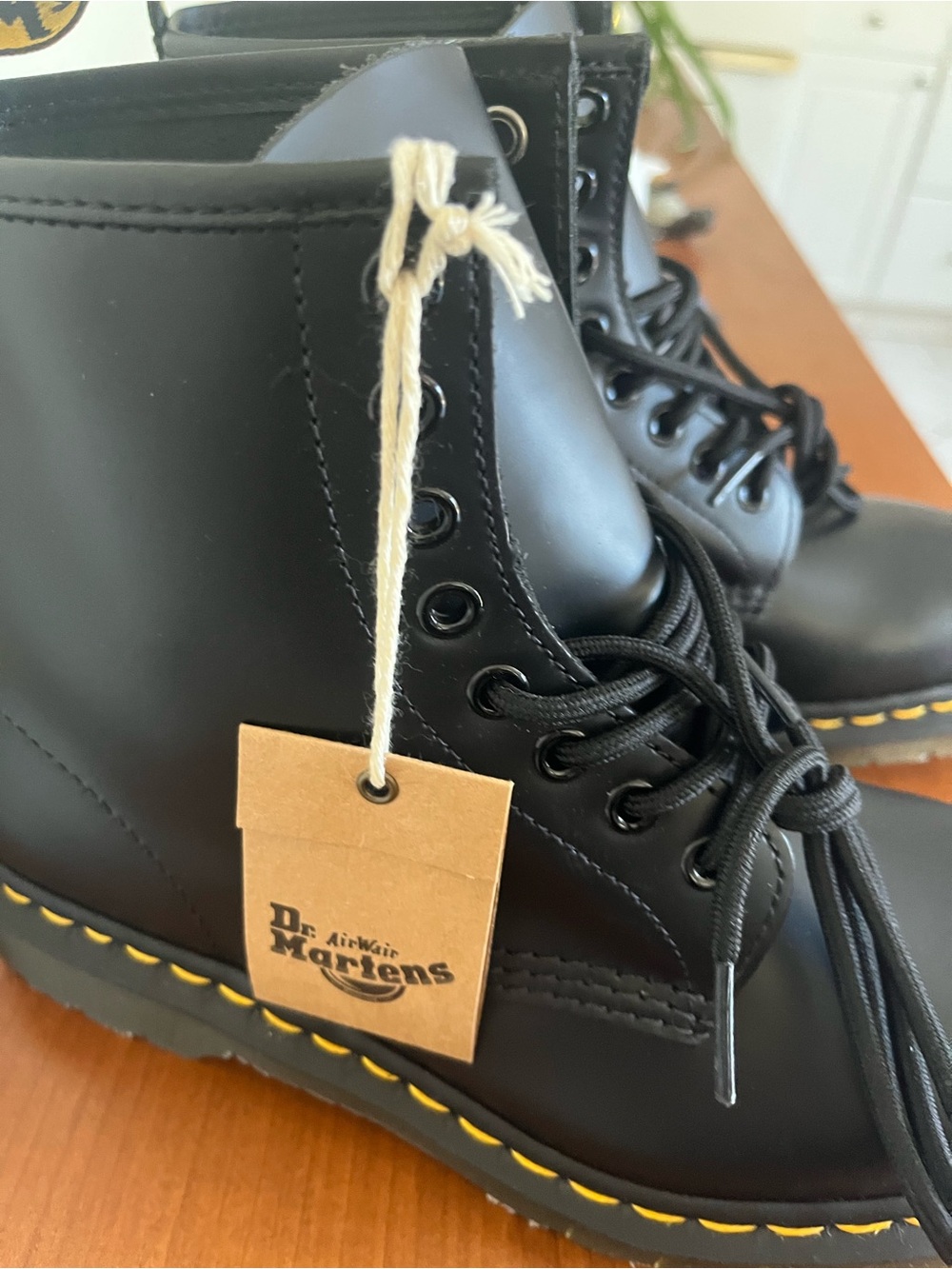 Dr. Martens Air Wair Combat Boots with Bouncing soles  NWT size 8 women 7 men - Picture 7 of 7